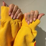 La manicura de Hailey Bieber en el segundo fin de semana de Coachella guarda un homenaje a Justin