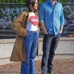 Las zapatillas blancas (y ‘cut-out’) de Meghan Markle son las que quieren todas las chicas clásicas esta primavera