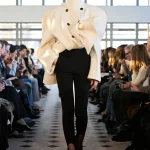 Los ‘leggings fuseau’ están de vuelta y prometen sustituir a los pantalones esta primavera