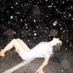 Noah Dillion cuenta cómo fue retratar a Rosalía para el álbum de ‘LUX’: “Las imágenes han conseguido conservar una sensación de intimidad, a pesar de que fuera de cámara ocurriera justo lo opuesto”