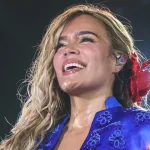 “Nos vamos de tour”: Karol G anuncia una nueva gira en su segunda noche en Coachella