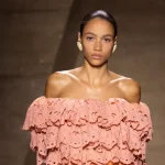 Sandalias ‘jelly’: el calzado (raro) de tu infancia que llevarás en todas las bodas de 2026