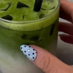 Uñas de lunares: los 5 diseños que estarán por todas partes en primavera-verano