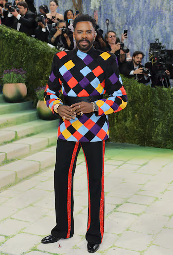 Colman Domingo y su look lleno de color