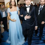 Barbara Palvin y Dylan Sprouse esperan su primer hijo (y lo han anunciado en el Festival de Cannes)