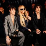 El desfile crucero 2027 de Gucci congregó en Times Square a un ‘front row’ repleto de estrellas