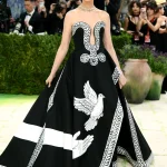 El elenco de El Diablo Viste de Prada llega a la Met Gala 2026: ‘dress code’ cromático y una invitada misteriosa