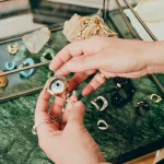 Entre la lógica y la fantasía: entramos en el taller de Beatriz Palacios