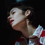 ‘Hit the Wall’ de Gracie Abrams es un cúmulo de clichés – jenesaispop.com