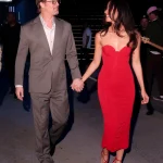 Inés de Ramón reaparece junto a Brad Pitt (luciendo el vestido rojo perfecto)