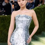 Las manicuras metalizadas invadieron la alfombra roja de la Met Gala 2026