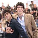 Los Javis hacen historia en el Festival de Cannes tras ganar el Premio a Mejor dirección por ‘La bola negra’