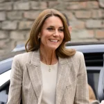 Los clásicos zapatos ‘cap-toe’ bicolores son un fondo de armario indiscutible (también para Kate Middleton)