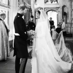 Meghan Markle y el príncipe Harry comparten fotos inéditas de su boda para celebrar su aniversario