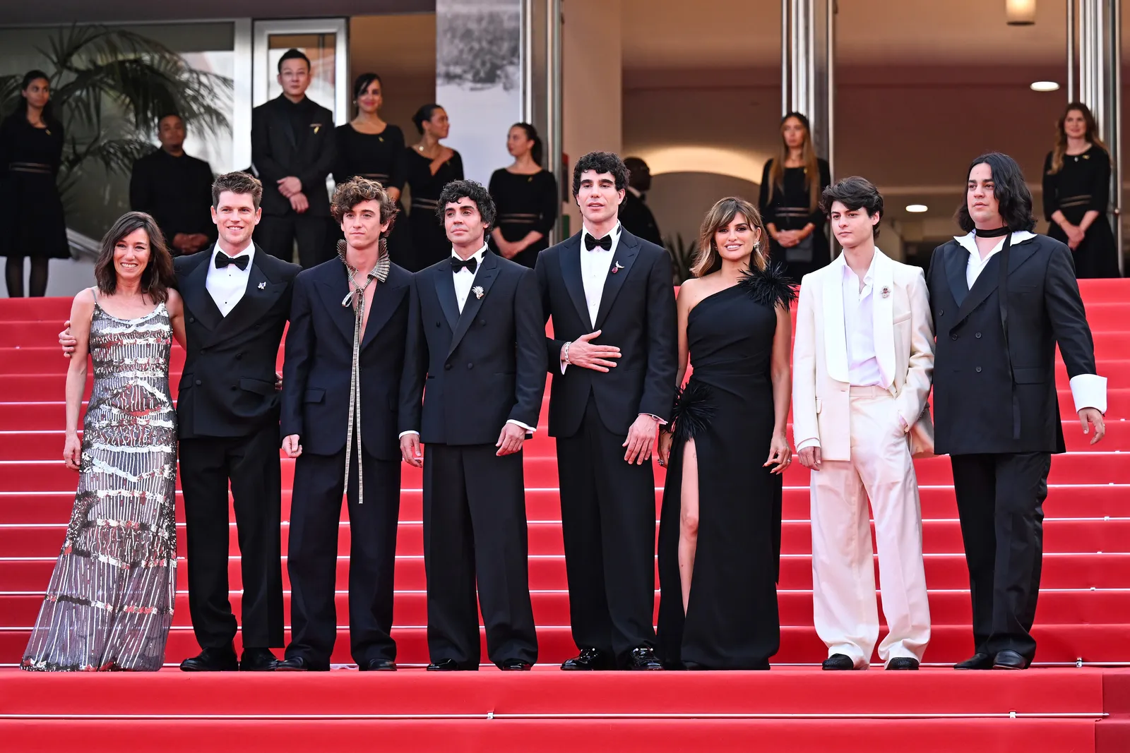 Lola Dueñas, Miguel Bernardeau, Guitarricadelafuente, Javier Ambrossi, Javier Calvó, Penélope Cruz en Chanel, Milo Quifes and Carlos González