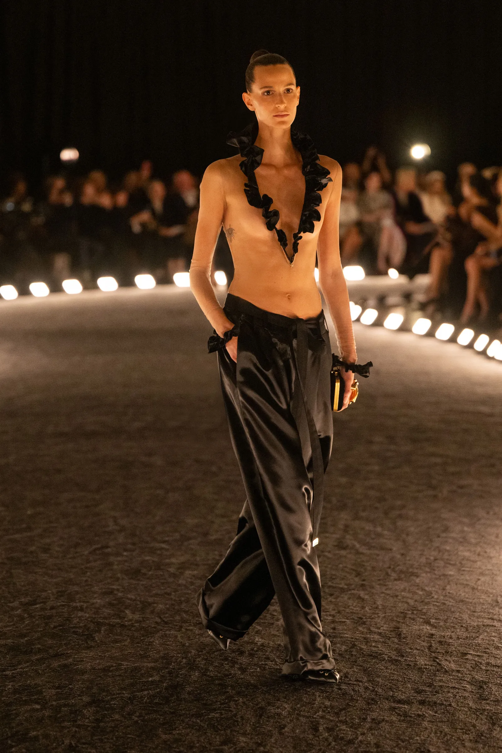 pantaloni raso