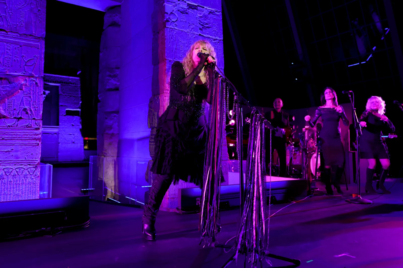 Stevie Nicks actuó en la Met Gala 2026