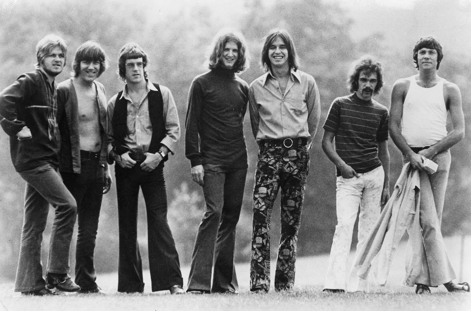 Chicago's Robert Lamm Talks Upside of Having an 'A--hole' President, Shares Vintage Live Gem: Premiere