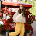 Alex Segura y sus secretos de estilo en Las Rozas Village: la maleta perfecta de verano y las mejores prendas en las que invertir
