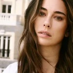 Blanca Suárez, actriz: “Mi mejor truco de maquillaje es cepillar así las pestañas entre capa y capa de máscara”