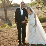 Boda en Carolina del Sur: esta novia lució un vestido vintage de los 90 y un velo de encaje para casarse en una mágica finca familiar