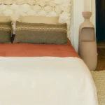 Cómo conseguir el efecto ‘cama de hotel’ en tu dormitorio: 5 trucos que utilizan en los hoteles de lujo