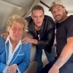 Críticas a Rod Stewart por ir a ver fútbol tras cancelar concierto – jenesaispop.com