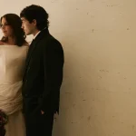 La boda en Guadalajara de Macarena y Francisco: una celebración pictórica en un monasterio del siglo XIV y un vestido de novia de Juan Vidal