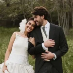 La boda en Madrid de Carlota y Álvaro: la historia de un vestido de novia heredado y un anillo de papel