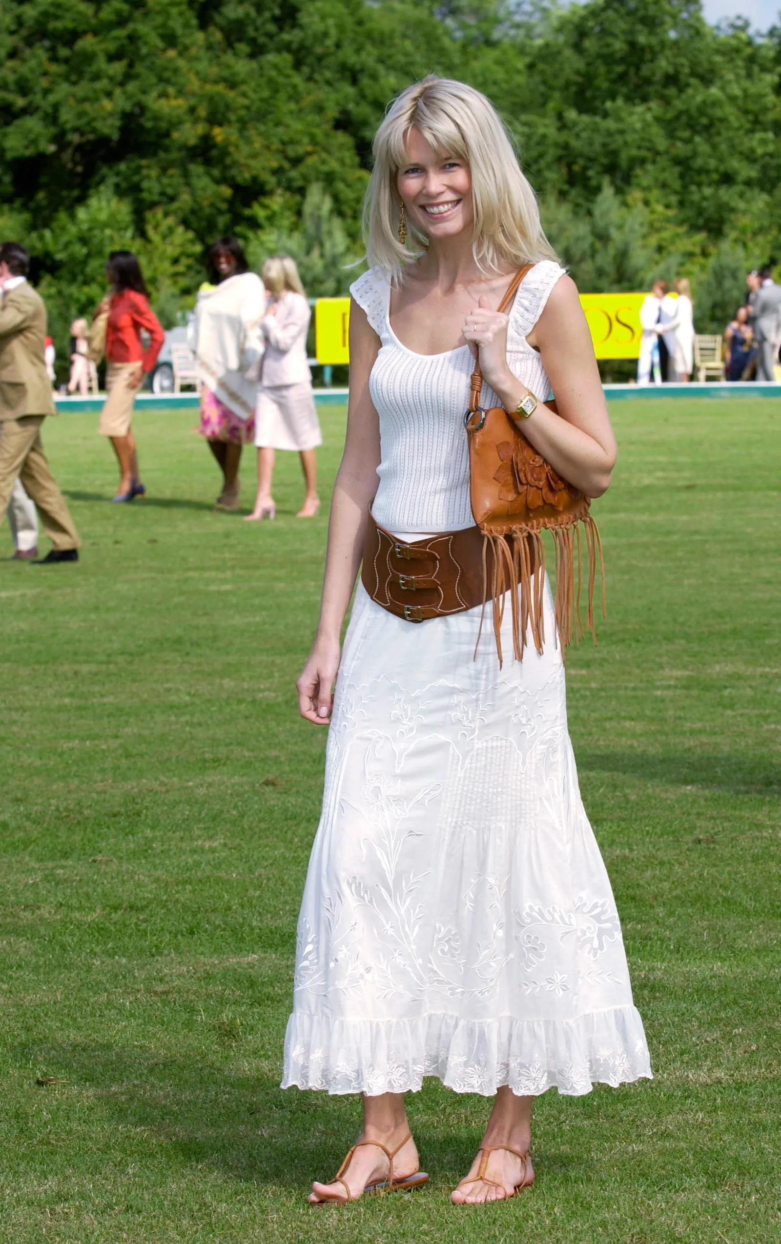 Model Claudia Schiffer weißes Kleid