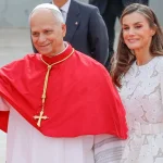 La reina Letizia se acoge al privilegio de vestir de blanco para recibir al Papa en Madrid