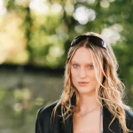 Los bañadores metalizados estarán en todas partes este verano 2026 (y estos son nuestros favoritos)