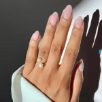 Manicura francesa invisible: cómo conseguir la tendencia en uñas más refinada del verano de 2026