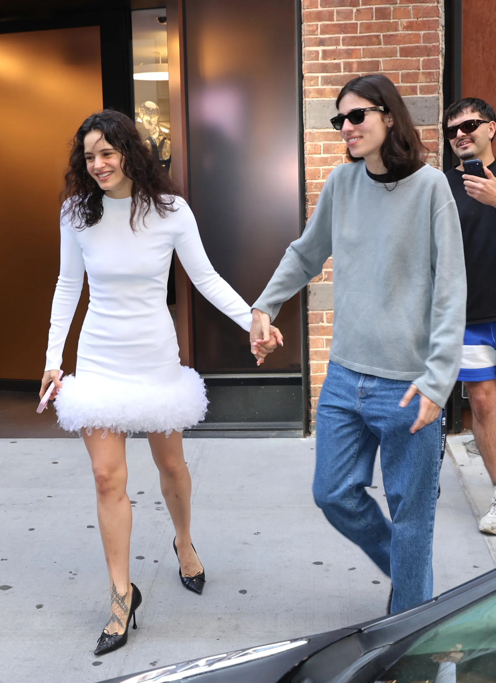 Rosalía junto a Loli Bahia de camino a su concierto en el Madison Square Garden.