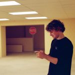 ‘Backrooms’: una decepcionante adaptación del misterioso “creepypasta”
