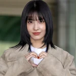 Bailarinas japonesas: cómo llevarlas con vaqueros, faldas y vestidos en verano 2026