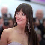 Dakota Johnson y Alexander Skårsgard hablan de su nueva y ‘apasionada’ colaboración