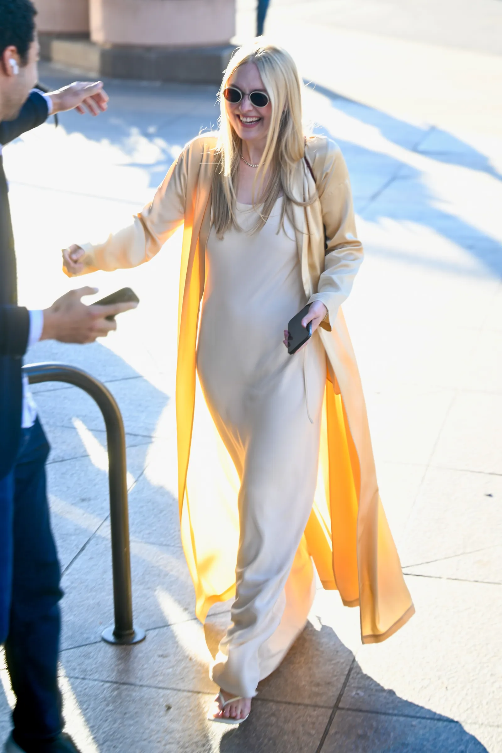 Dakota Fanning con un vestido lencero en 2026