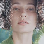 Dior: Peter Philips creó unos ojos metalizados deslumbrantes para el desfile de alta costura de otoño-invierno 2026/2027
