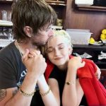 Julia Garner y Mark Foster se separan tras 6 años casados – jenesaispop.com