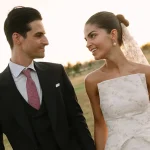 La boda en Sevilla de Laura y Jesús: un enlace inspirado en la calidez de un atardecer mediterráneo y dos vestidos de novia de Dher Bridal