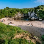 Las mejores playas de Asturias: 7 enclaves que combinan mar y montaña a partes iguales