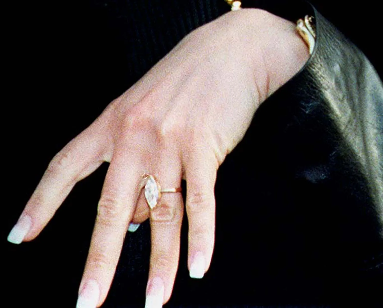 Beckham ordered the sixcarat speciallydesigned diamond ring from jewellers Boodle  Dunthorne. Victoria Adams  and David...