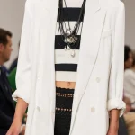 Los pantalones cortos de crochet (de los mini a los micro) transformarán tus looks este verano 2026