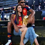 Los pantalones vaqueros de Inés García en la final del Mundial son los más inesperados del verano 2026