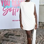 Lupita Nyong’o defiende tan bien el vestido de diosa griega en ‘La Odisea’ como en la alfombra roja