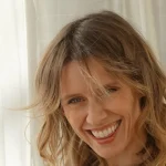 Manuela Vellés: “En la música no puedo esconderme y tengo que sacar cierta valentía, porque al final comparto algo mucho más íntimo e interno”