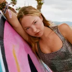 “No creo que haya una edad concreta para dejar de ir”: ‘Vogue’ agosto se adentra (y baila) en uno de los mejores festivales del mundo