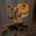 Schiaparelli: las fascinantes criaturas de látex y silicona del desfile de alta costura de otoño-invierno 2026/2027