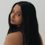 más memorable el baño de Selena Gomez que la canción